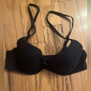 Victoria’s Secret black convertible bra